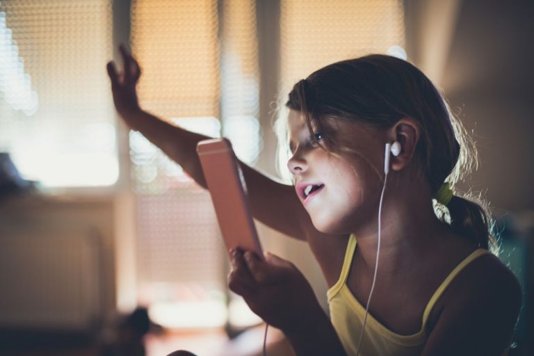 Daftar Aplikasi buat Karaoke Terbaik